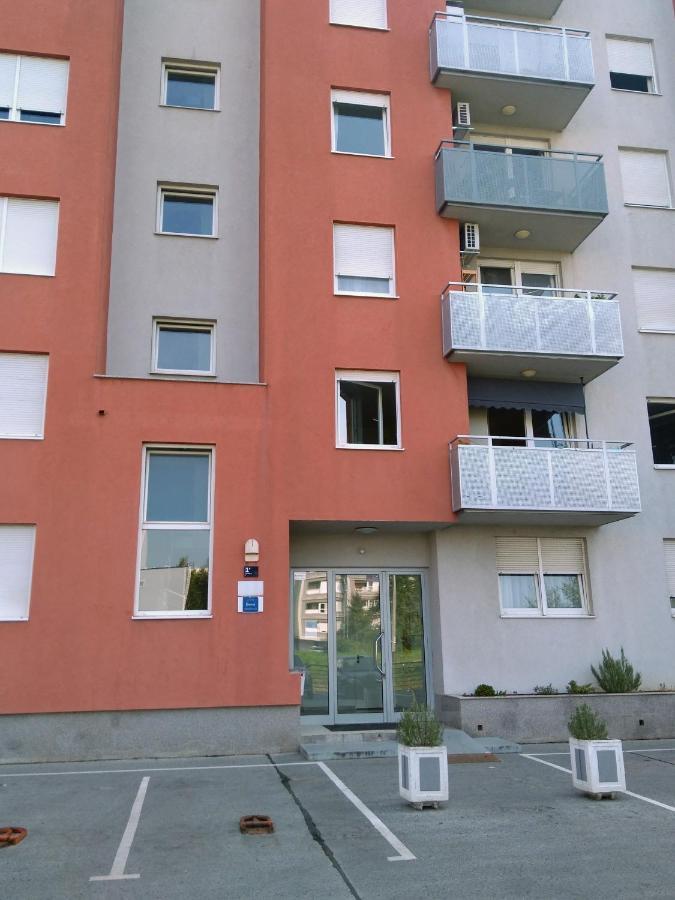 Apartment Nika, Arena Загреб Екстериор снимка
